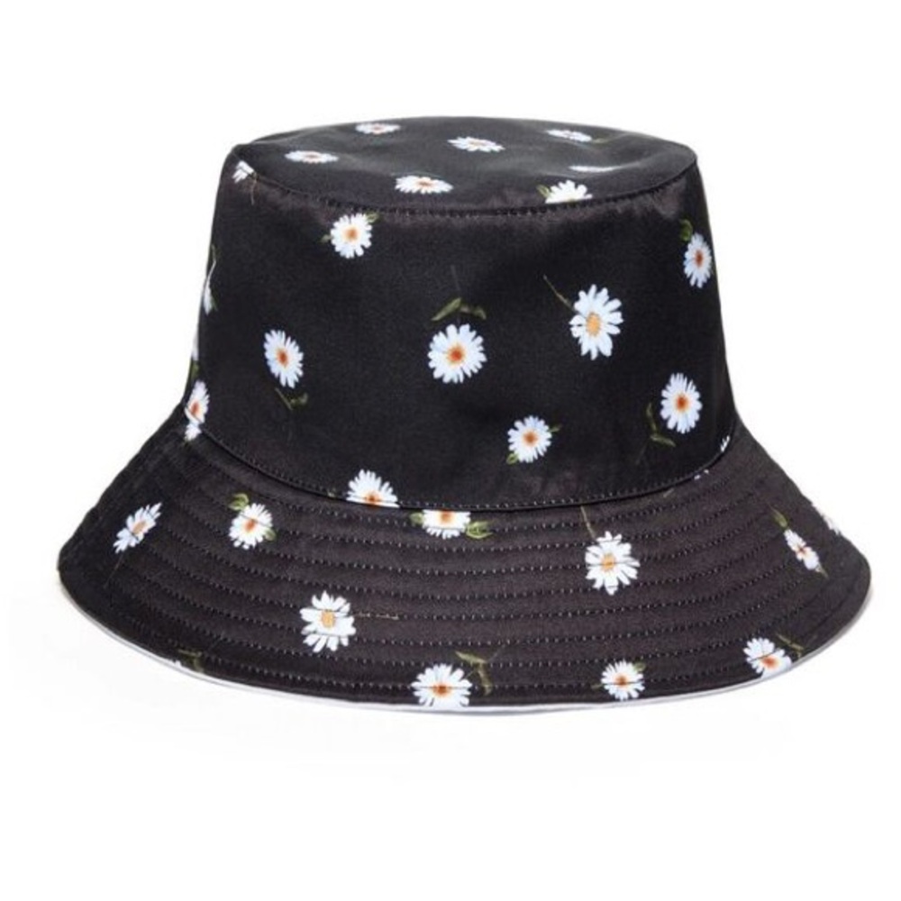 Alice + Olivia Black and White Daisy Bucket Hat